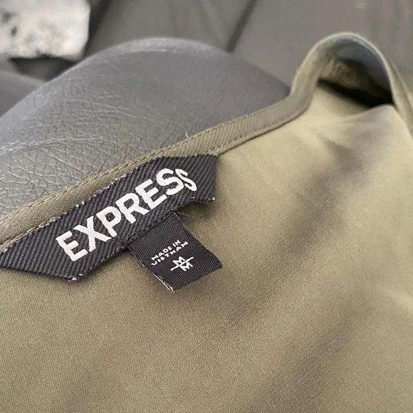 Express Women's Tops in Green, Purple, Teal, Burgundy, and Black - Picture 14 of 16